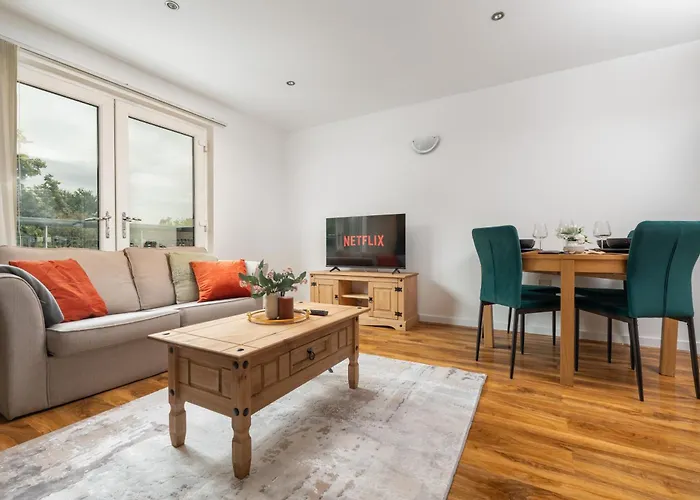 Stylish 2Br Flat - Walk To Old Trafford - Free Parking Apartamento