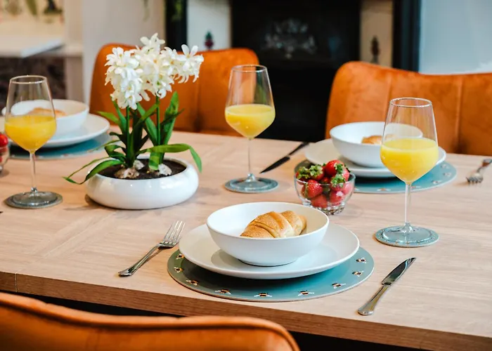 Bright 4br With Garden With Free Parking And Sleeps Up To 9 * 맨체스터