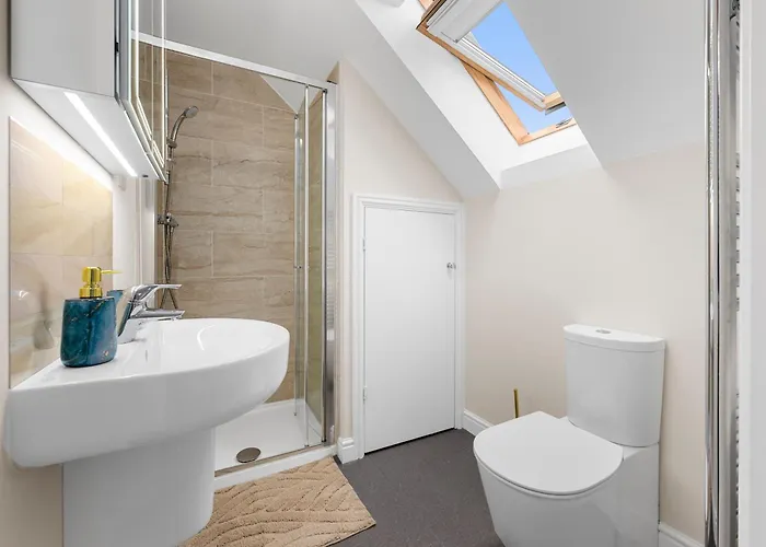 4 Bedroom House In Appartement *