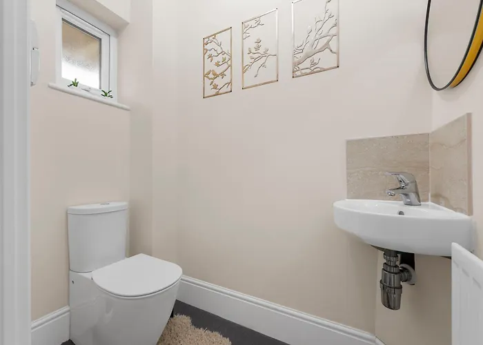 4 Bedroom House In Apartman Manchester