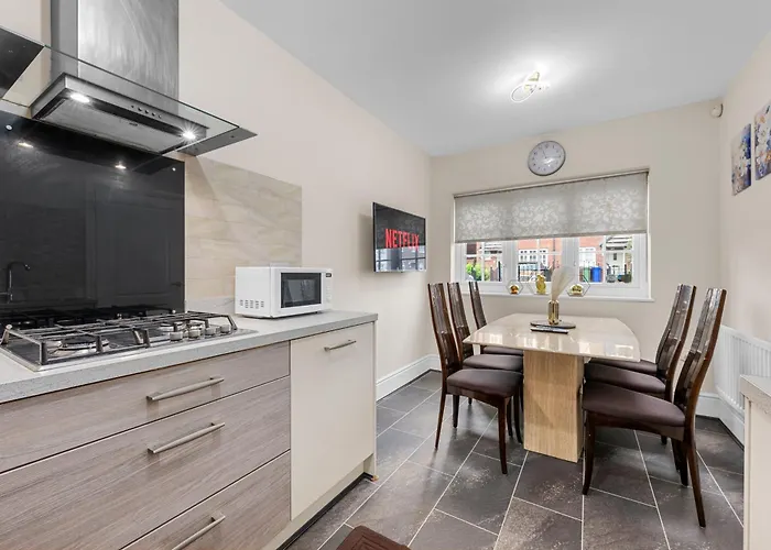 4 Bedroom House In Appartement