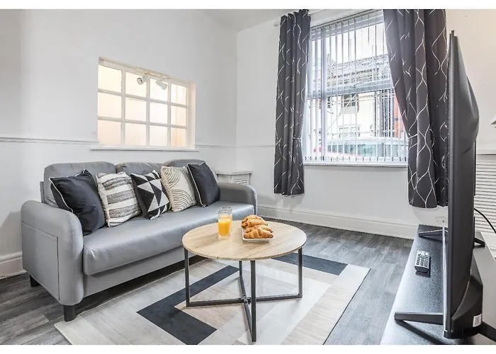 Modern 3bd House - Free Parking - Fast Wifi