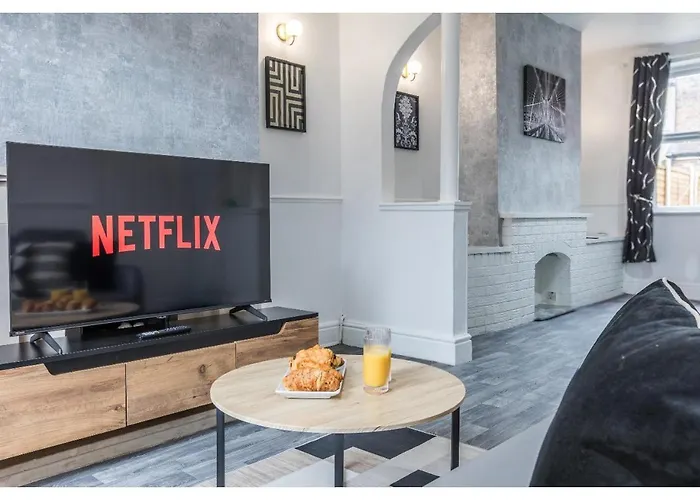 Modern 3bd House - Free Parking - Fast Wifi 아파트