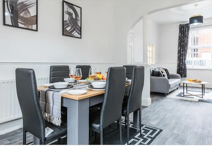 아파트 Modern 3bd House - Free Parking - Fast Wifi 맨체스터