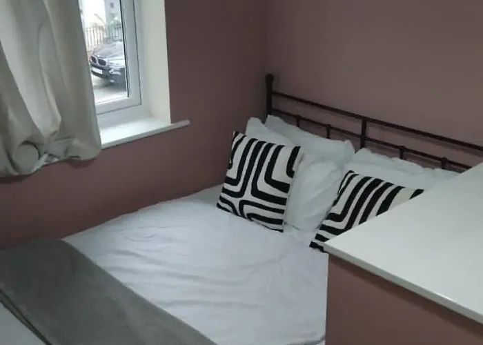 Tatil Evi Chic 4bd Abode - Free Parking - Snooker Manchester