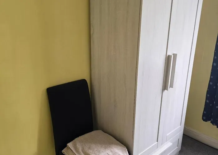 Stretford Single Bright