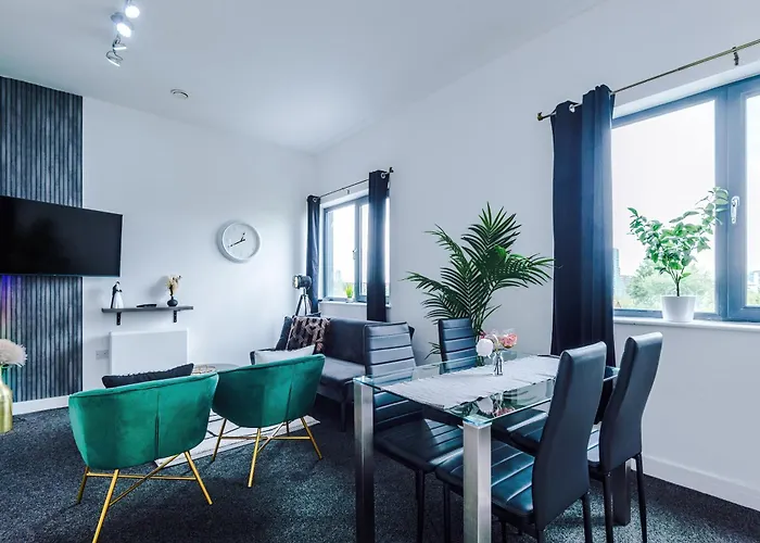 Large Salford -free Parking Daire Manchester