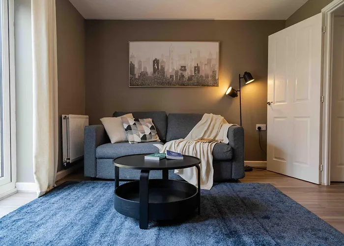 S Veranda - Near Lidl & Bus -4 Bed 6 Sleep 펜션 맨체스터