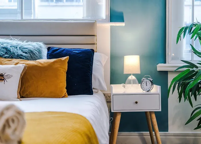 Cosy 2br In Center - With Wifi, Kitchen & Parking