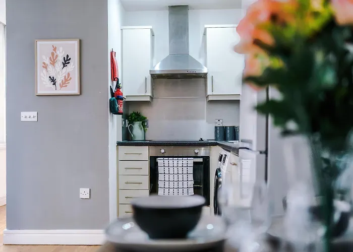 Cosy 2br In Center - With Wifi, Kitchen & Parking アパート *