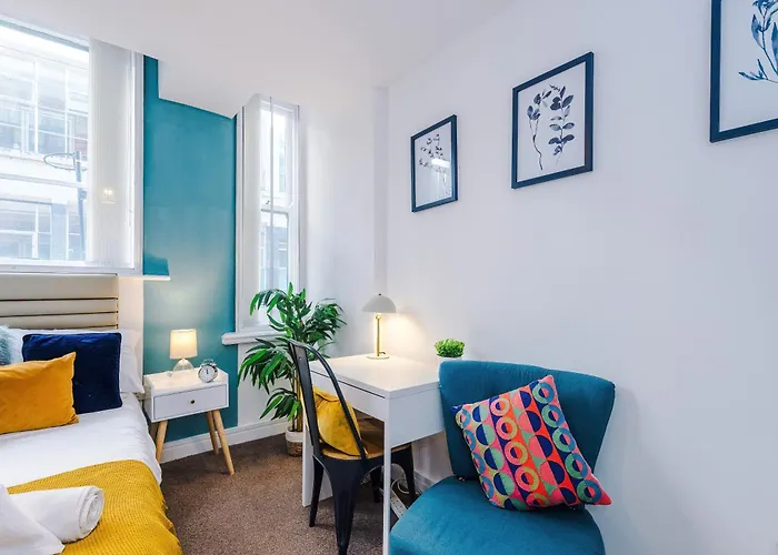 Cosy 2br In Center - With Wifi, Kitchen & Parking Daire