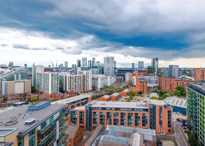 Duplex In Salford, 2br&2ba, Full Kitchen