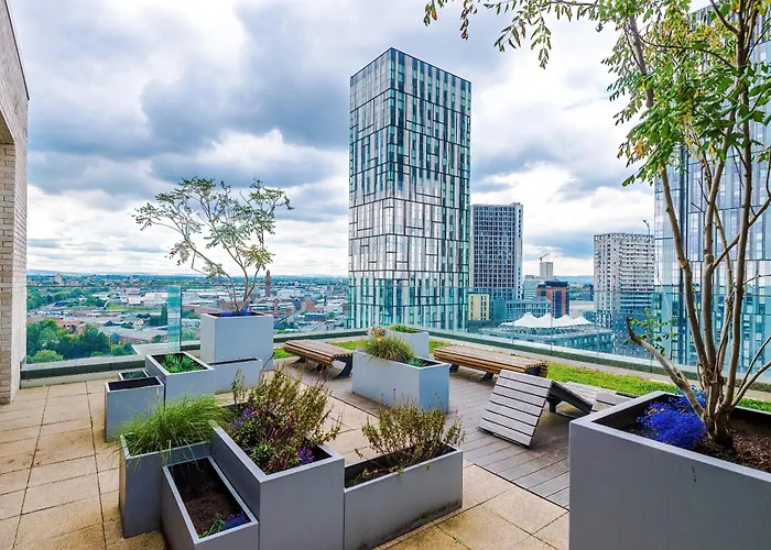 Apartment Duplex In Salford, 2br&2ba, Full Kitchen *