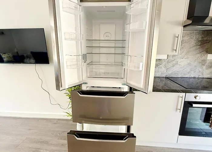 بيت للعطل Spacious 4 Bed Near Metrolink Whitefield