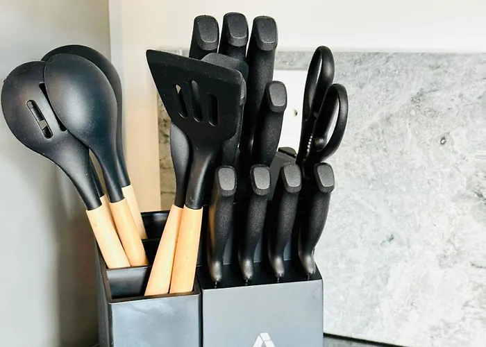 Spacious 4 Bed Near Metrolink Whitefield * مانشستر