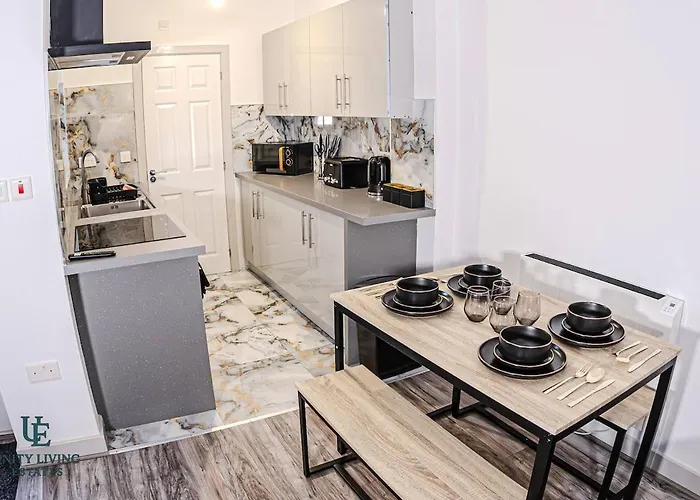 Апартаменты The Modern 1br Near Etihad Stadium & Coop Live *