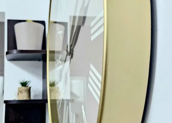 Elite Service 5min To Tram, Direct To Manchester, 5 Min Drive To High Street & M60 J17 Apartamento Mánchester