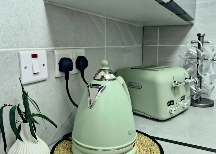 Apartamento Elite Service 5min To Tram, Direct To Manchester, 5 Min Drive To High Street & M60 J17