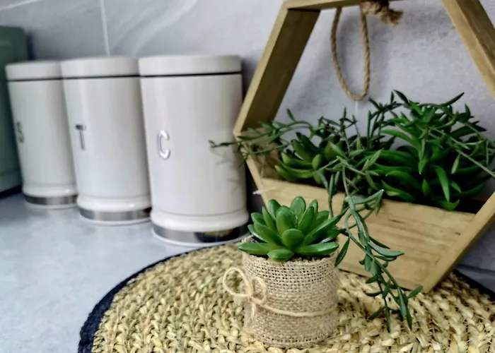 Elite Service 5min To Tram, Direct To Manchester, 5 Min Drive To High Street & M60 J17 Apartamento