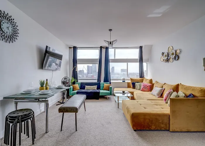 Opulent Skyline Daire