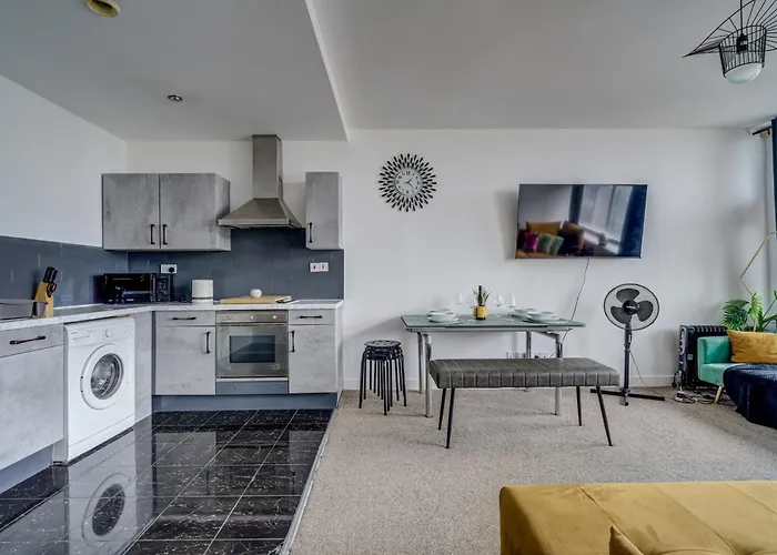 Opulent Skyline Apartament *