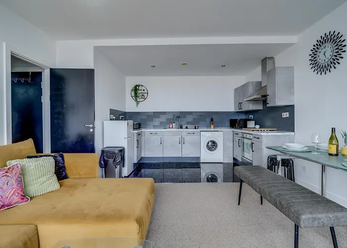 Opulent Skyline Apartament *