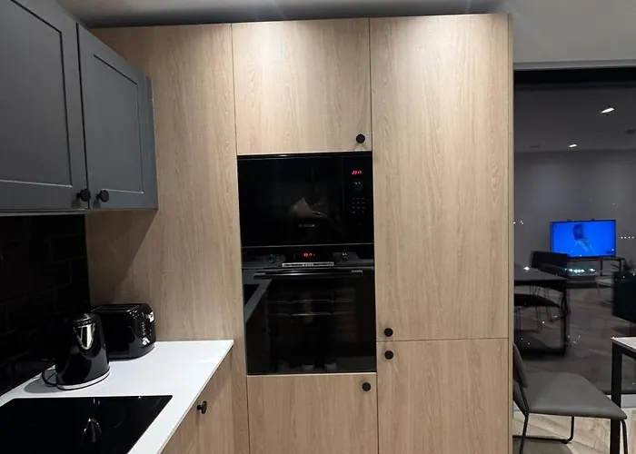 2 Bed Lux Centre 아파트