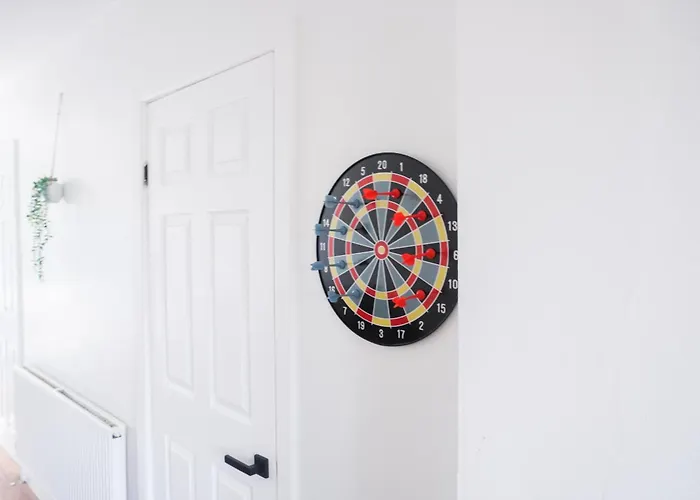 Spacious 3br Near Etihad And Coop Live - Free Parking! *