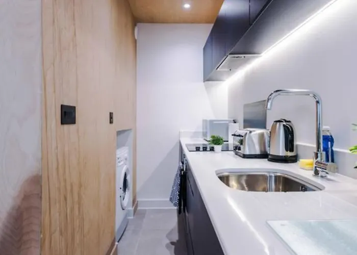 Apartament Modern Spacious Sleeps 5 Free High-speed Wi-fi