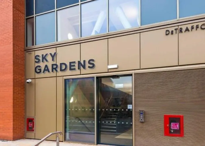 Modern Spacious Sleeps 5 Free High-speed Wi-fi Apartament