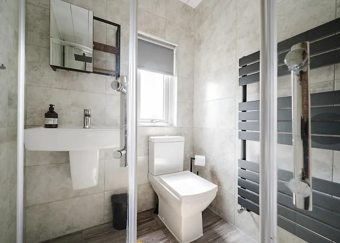 Heaton House - Parkside Charm And Comfort *