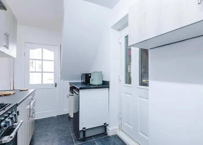 Spacious 3bed In Stretford, Sleeps 6, Parking Dom wakacyjny