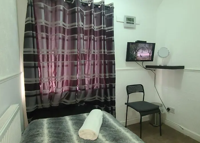 Starlet Single Konukevi Manchester