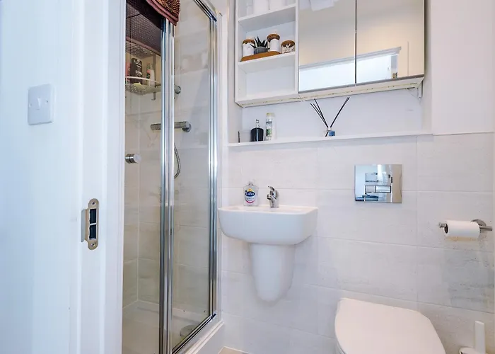 Spacious In Mcr - Free Parking, Ps5 & Superfast Wifi 맨체스터