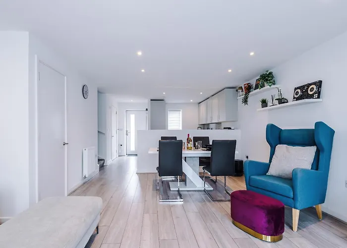 Spacious In Mcr - Free Parking, Ps5 & Superfast Wifi *