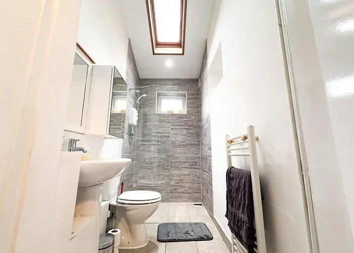 5bdr | Tram Access|free St Parking Holiday home Manchester