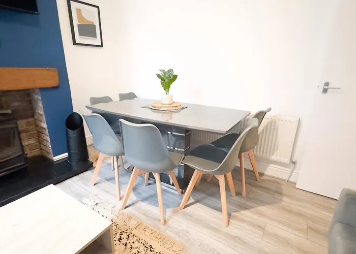 5bdr | Tram Access|free St Parking Holiday home