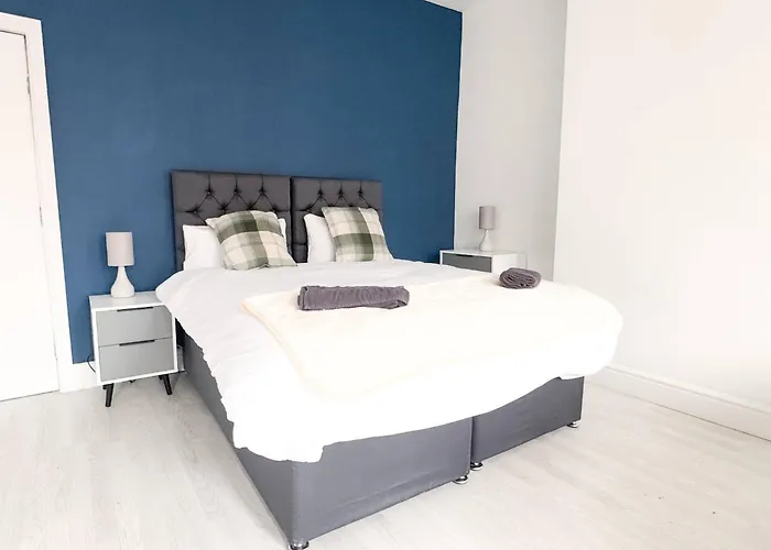 5bdr | Tram Access|free St Parking