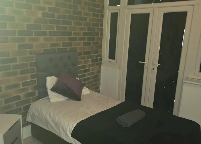 펜션 5bdr | Tram Access|free St Parking *