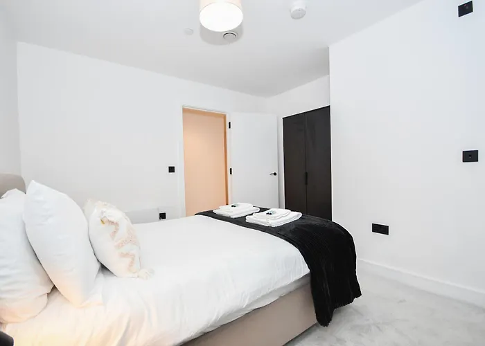 Apartament Modern 2 Bed Flat In W Balcony *