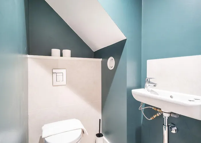 Modern And Quirky 2 Bed Flat In *