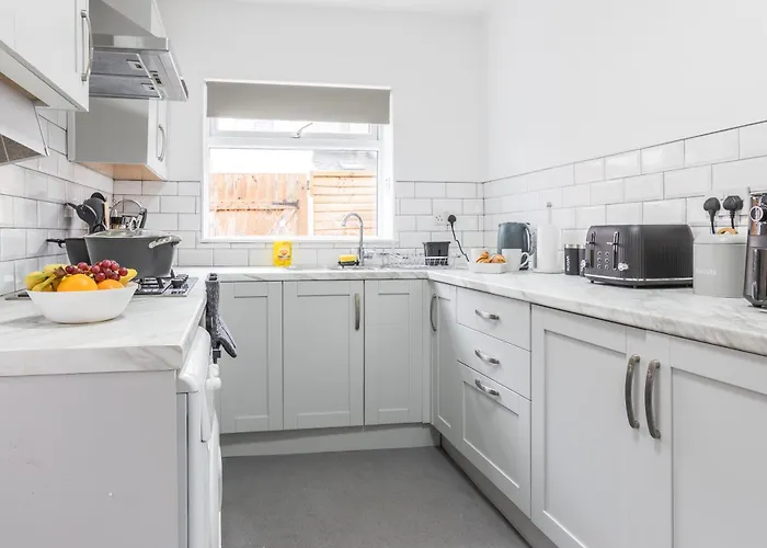 Modern 3bd House - Free Parking - Fast Wifi 아파트 맨체스터