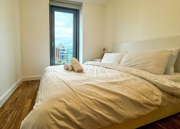 Flat In Greater * Manchester