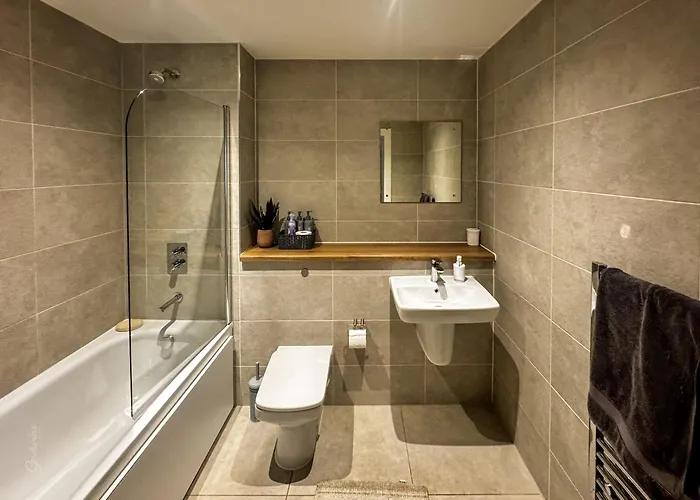 Flat In Greater * Manchester