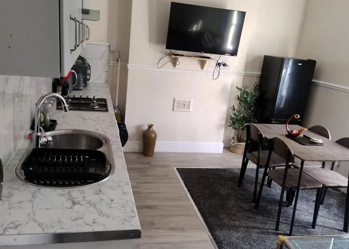 2 Beds Suburb Nestled Nook Daire *