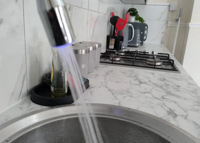 2 Beds Suburb Nestled Nook Daire