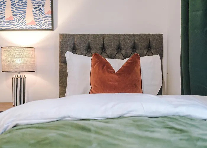 Big Mcr 5-bedroom Contractor House Sleeps 8 With Parking By Purestay Vakantiehuis Manchester