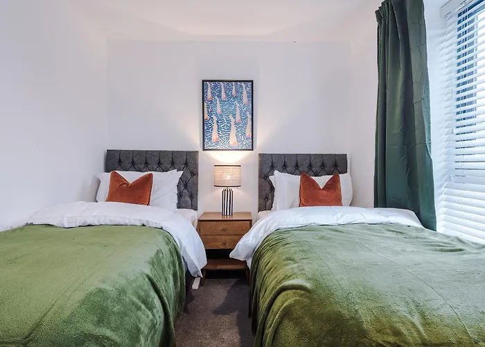 Big Mcr 5-bedroom Contractor House Sleeps 8 With Parking By Purestay Vakantiehuis *