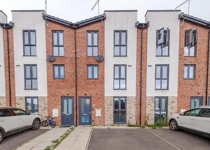 Vakantiehuis Big Mcr 5-bedroom Contractor House Sleeps 8 With Parking By Purestay *