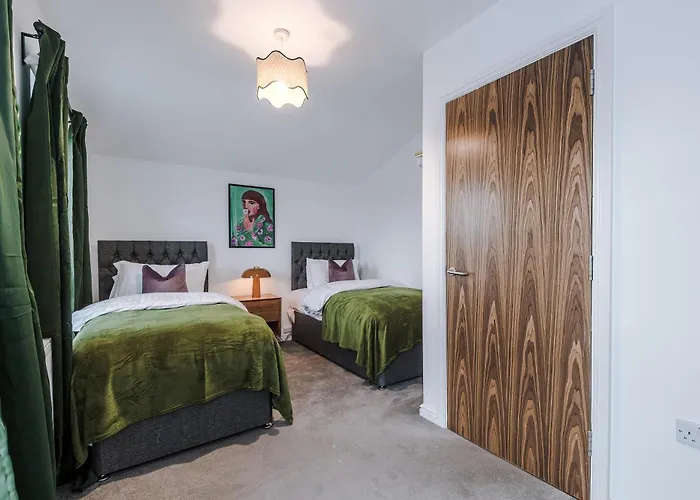 Hébergement de vacances Big Mcr 5-bedroom Contractor House Sleeps 8 With Parking By Purestay Manchester